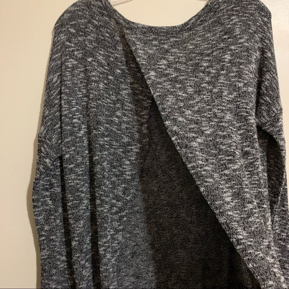 Vintage Havana Est. 1954 Gray Stretchy Split Back Top Blouse Sweater. - Picture 4 of 8